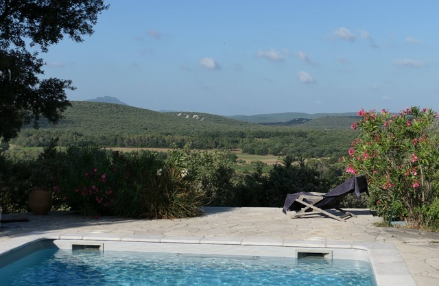 Lovely family home with large garden, swimming pool and view