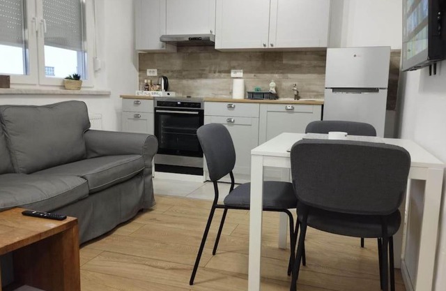 Lovely flat, city center with free parking