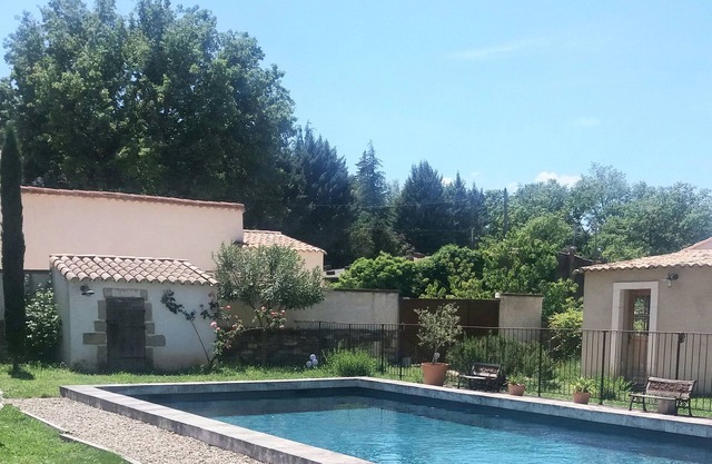 Lovely studio, access to the property's large swimming pool