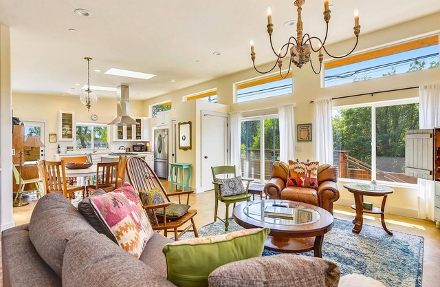 Lovely Graton Home with Great Vibes, Wonderful Location!