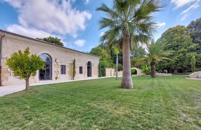 Lovely home in Saint-Julien-de-l'Esca with heated swimming pool