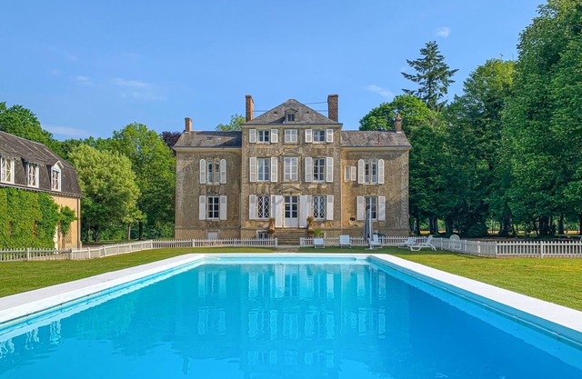 Lovely home in St Michel d.Chavaignes
