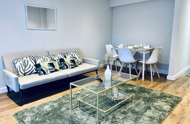 Lovely Hertfordshire Holiday Home for 1-4 in Hemel Hempstead
