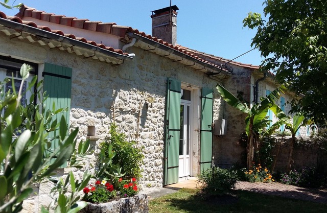 lovely holiday home in tip of the Médoc 15 km from the ocean