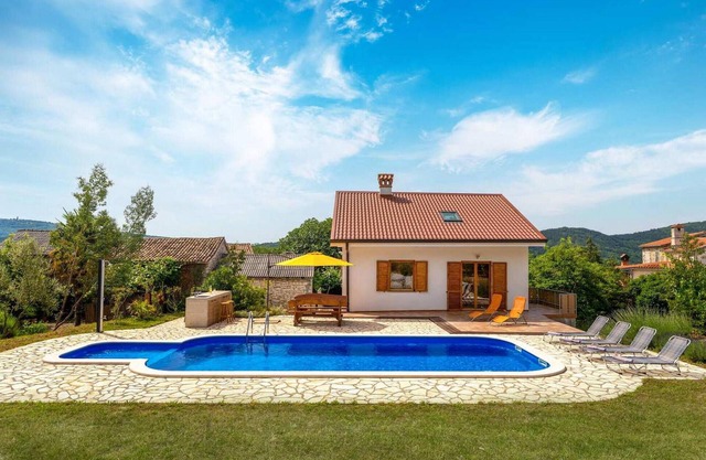 Lovely home in Buzet with sauna