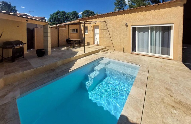 Lovely home in Connaux with kitchen