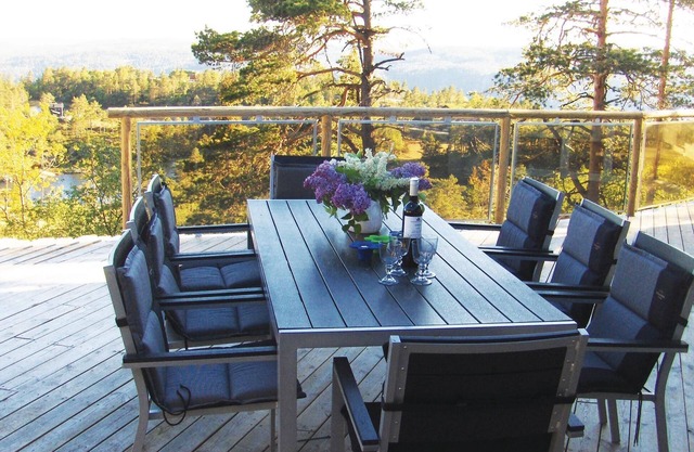 Lovely home in Dølemo with sauna