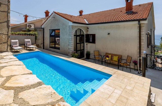Lovely home in Glavani