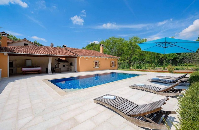 Lovely home in Sv. Petar u Sumi