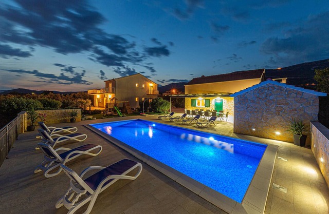 Lovely home in Kastel Stari