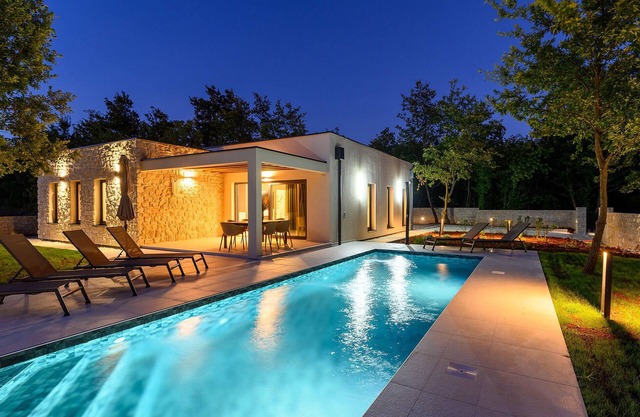 Lovely home in Klarici