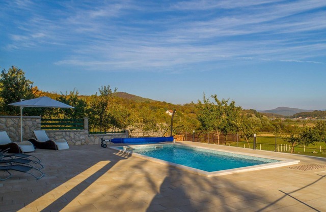 Lovely home in Otocac with WiFi