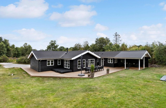 Lovely home in Sæby with sauna