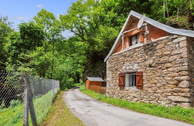 Lovely home in Seix with WiFi
