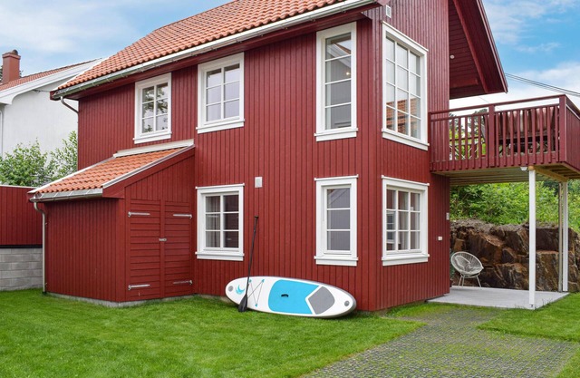 Lovely home in Tvedestrand with WiFi