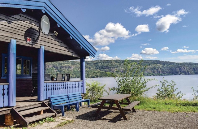 Lovely home in Vikersund with sauna