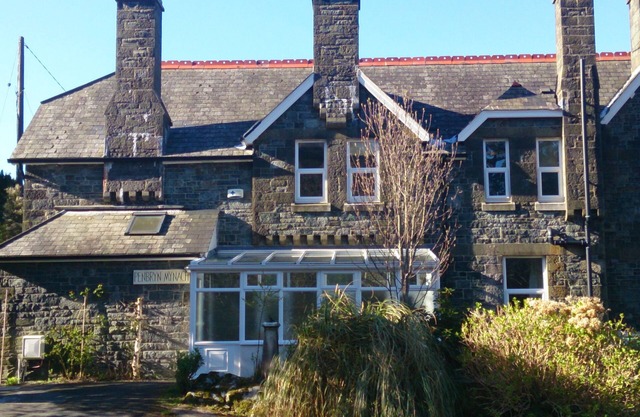Lovely Large home 10 Minute Walk to Barmouth Beach