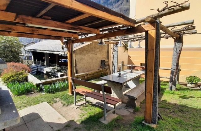 Lovely mountain view with garden (LA PERGOLA)