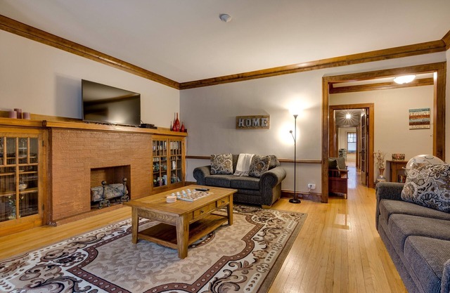 Lovely Near Loyola - Enjoy the Wonderful Outdoor Space and Sun Room - Room for the Whole Crew by AllSet Turnover