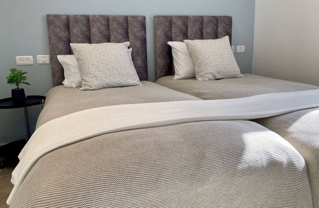 Lovely New Private Duplex in Prime City Center - Kosher