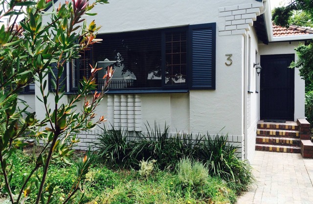 Lovely Quaint Home with Large Outside Entertainment Area
