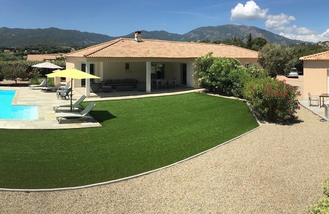 LOVELY, QUIET TWO-PERSON HOUSE WITH SWIMMING POOL