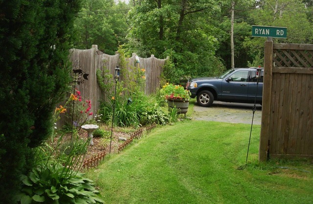 Lovely rental in tranqil setting, minutes from Plum Island & NBPT