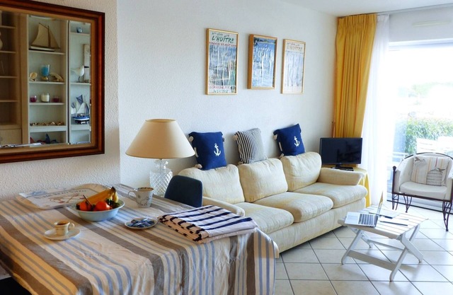 Lovely sea view studio in Locmariaquer