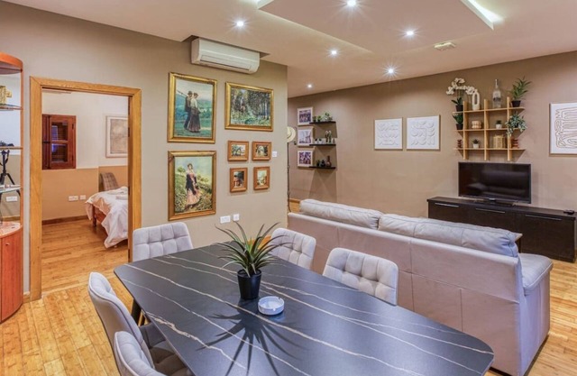 Lovely spacious 3BR Apt in the heart of St`Julians