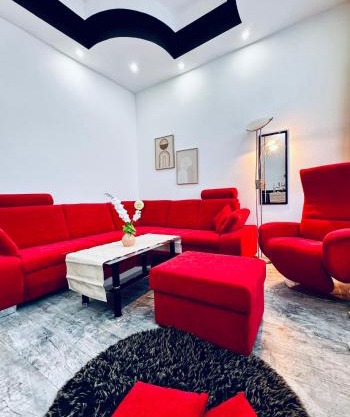 Lovely Stay 2BR Apt Next to AKH