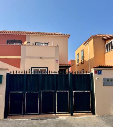 Lovely Terraced House in Costa del Silencio