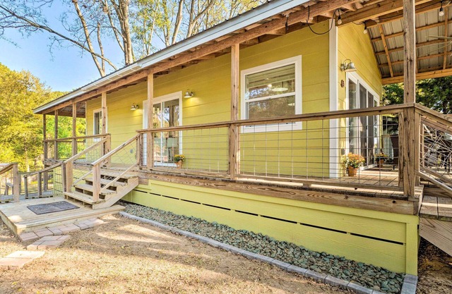 Lovely Toledo Bend Studio w/Scenic Views!