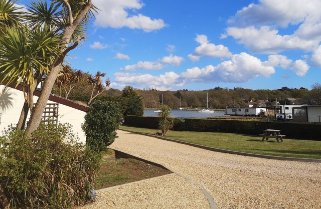 Lovely villa in picturesque waterside location