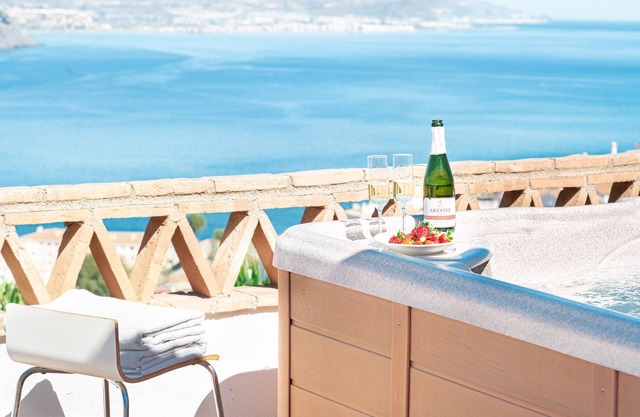 Lovely villa with jacuzzi and heated pool