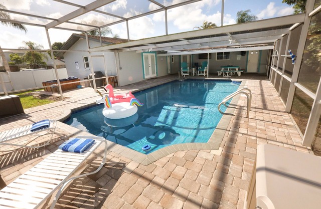 Loving Life! 4br/2ba, heated pool, spa, grill, RV parking, boat ramp access