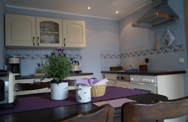 Lovingly furnished vacation apartment with sunny, quiet balcony facing the lavender