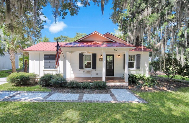 Lowcountry Charm with Private Dock Overlooking Beaufort River