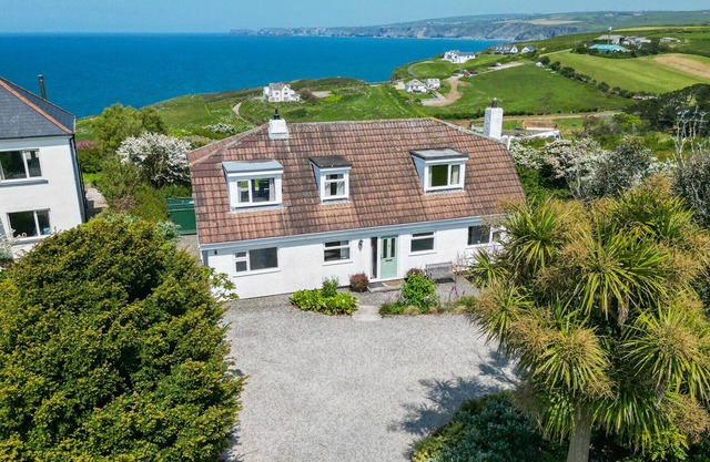 Lower Garrick, Port Isaac, sea views over the Bay