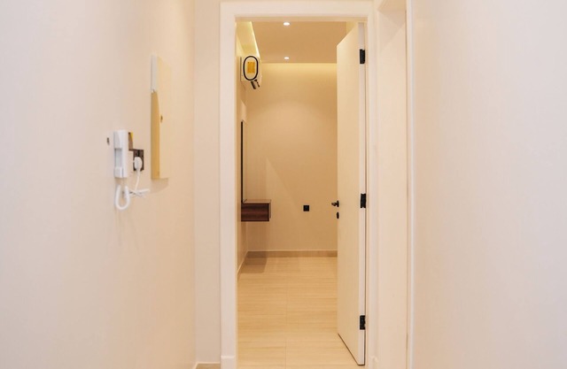 LP45.4 - Lavish 2BR Apartment in Al Arid