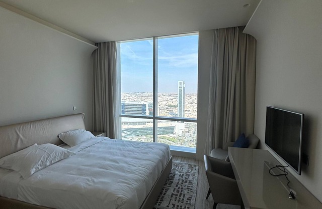 LP60 - Luxurious 2BR Apartment