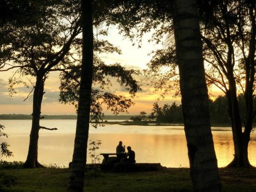 Lucas Lake Hotel