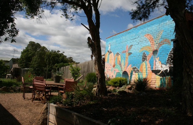 Lucy's Artist Retreat near Melbourne Airport and Macedon Ranges