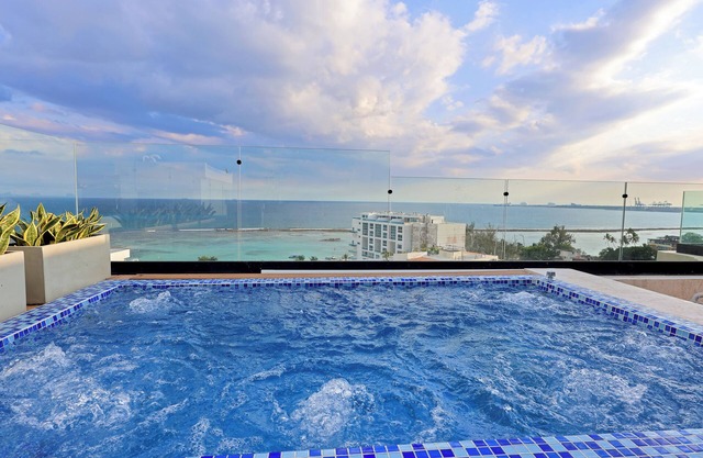 Lujoso Pent-House frente a la Playa de Boca Chica de 4 Habitaciones con Terraza