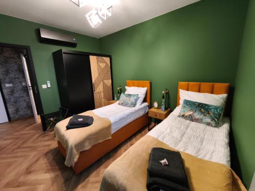 Luksusowy Apartament, Duży Parking, Zameldowanie 24h, FV, Ekspres, XBOX, Klimatyzacja, Dwie Sypialnie, Kuchnia i Salon, Samo centrum miasta,