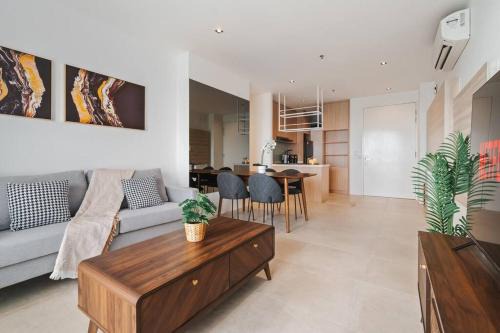 Lumi Tropicana-Luxury-3Bedroom-Golf View-8pax