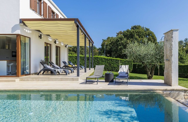Luna Nera by Interhome