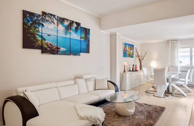 Luni Mare Bright Terrace Flat With Parking
