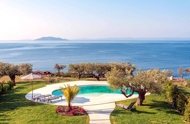 LuriaHomes Villa B - Luxury villa with an amazing private pool & private beach!
