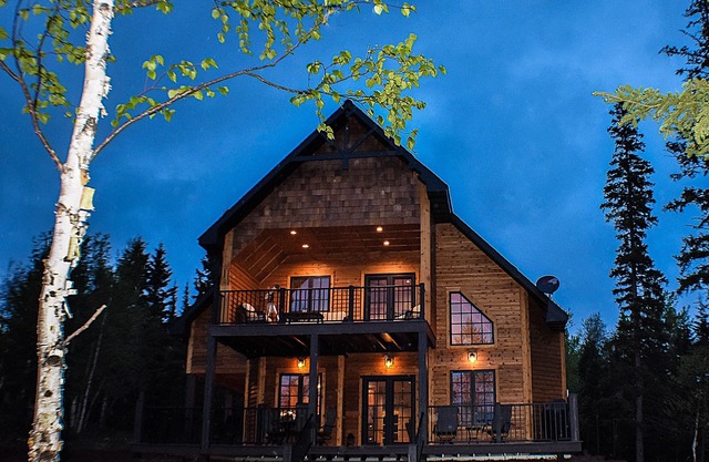 LUTSEN NORTHWOODS RETREAT-GOLF, WINERY, HIKING, BIKING, NEAR TRAILS, SKI, SLED