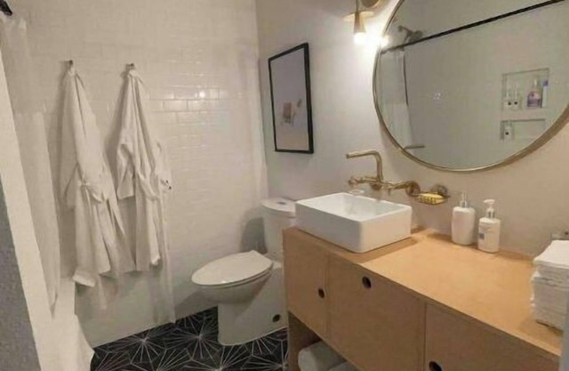 Lux Boho Chic FREE Parking, Wi-Fi, Mins to Soco/DT